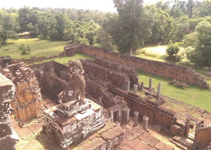 Angkor Wat Small Tour -Banteay Srei Temple & Cambodia Landmine Museum Tour