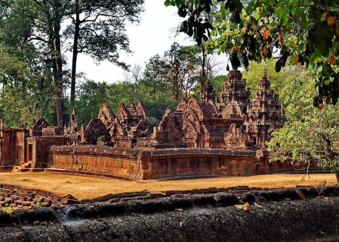 Angkor Wat Small Tour Banteay Srei Temple