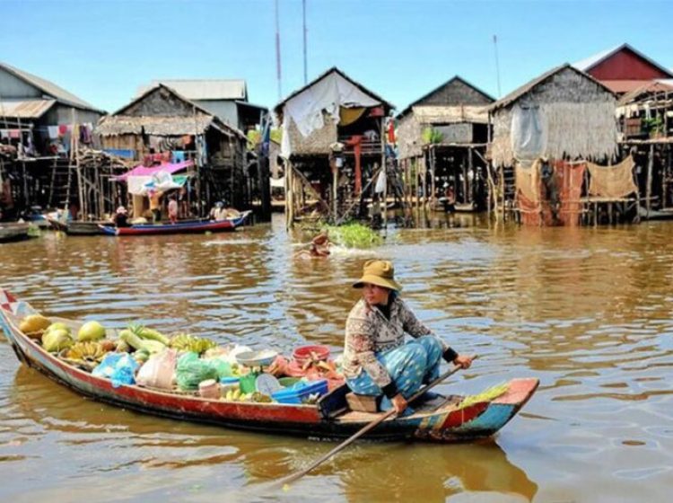 Floating Village & Local Market Tour