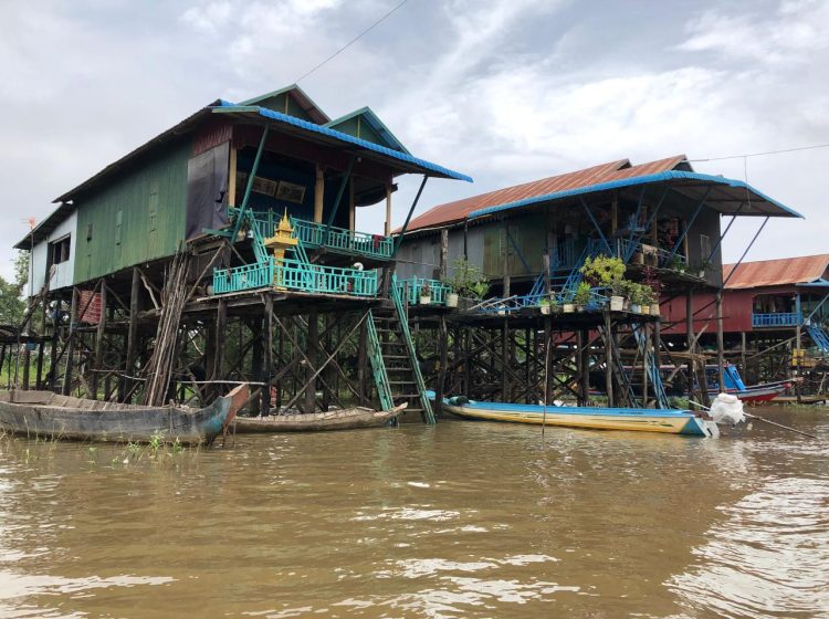 Kampong floating village tour